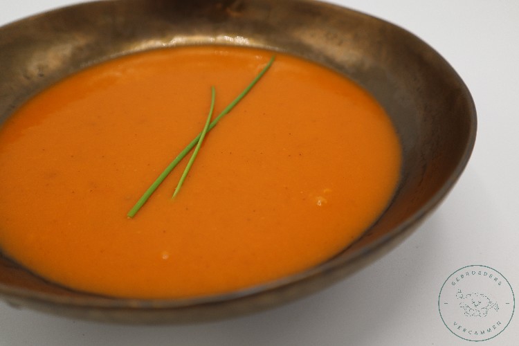   TOMATENSOEP MET KIPPENBALLETJES 1L 